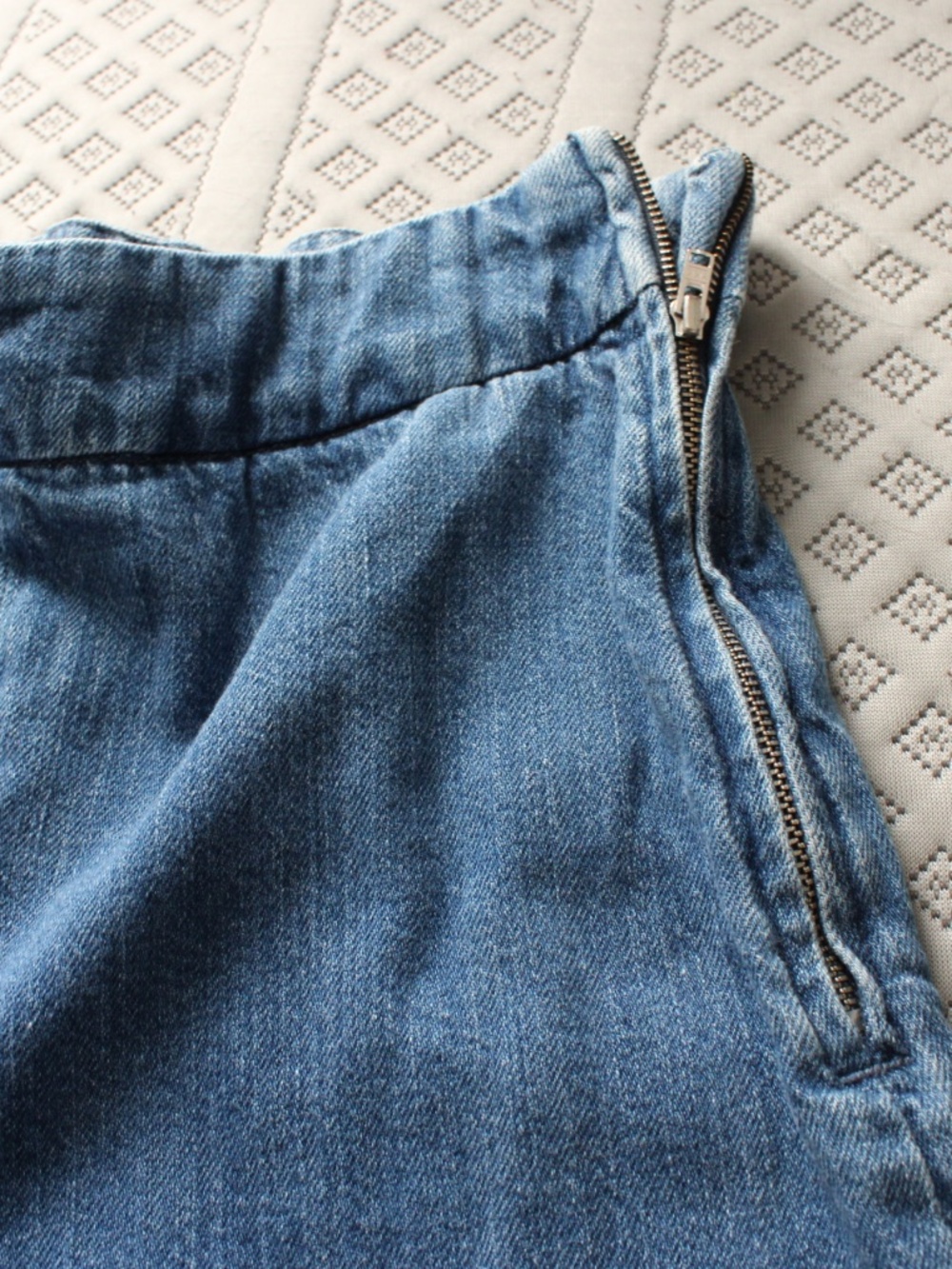 Zara womens jeans with zipper side - Picture 4 of 4